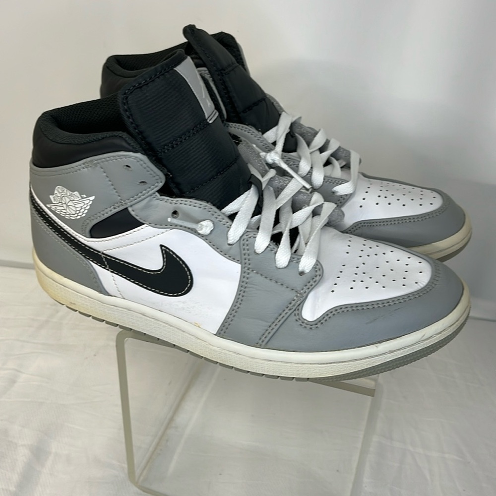 Jordan Men's Shoes in Gray and White